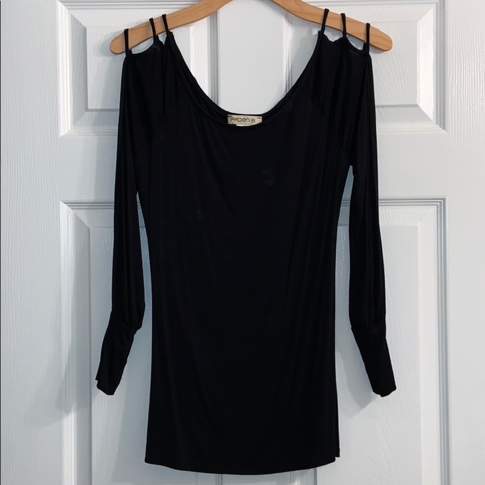Arden B XS black long, open sleeve top